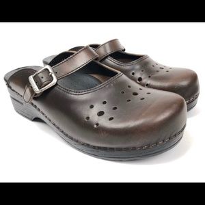 Dansko Merrie clogs
